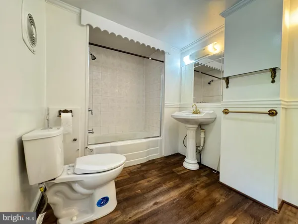 $2,050 | 1005 Manning Drive, Fredericksburg, VA 22405