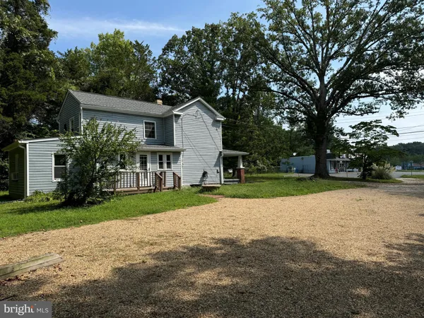 $2,050 | 1005 Manning Drive, Fredericksburg, VA 22405