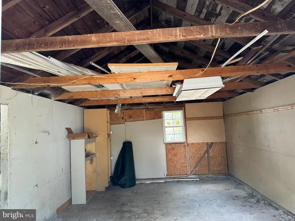 $2,050 | 1005 Manning Drive, Fredericksburg, VA 22405