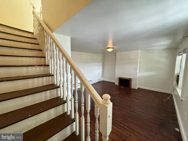 $2,050 | 1005 Manning Drive, Fredericksburg, VA 22405