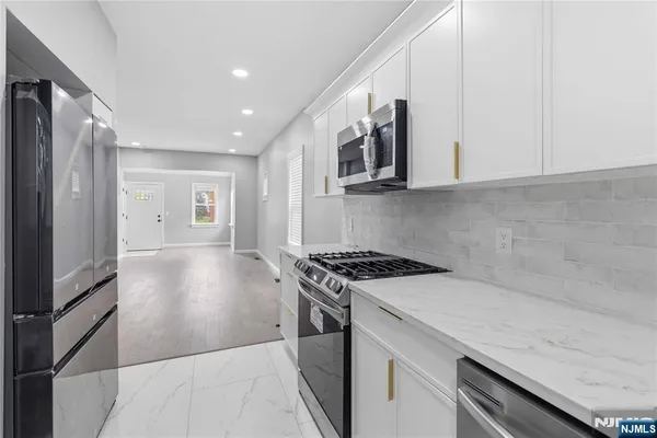 $570,000 | 77 Lakeside Avenue, Pompton Lakes, NJ 07442