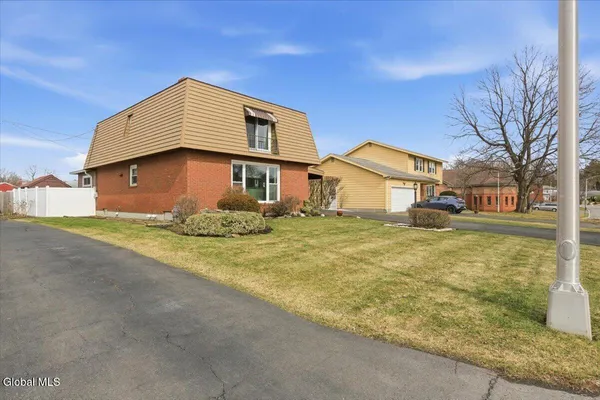 $379,900 | 30 Hopewell Street, Albany, NY 12208