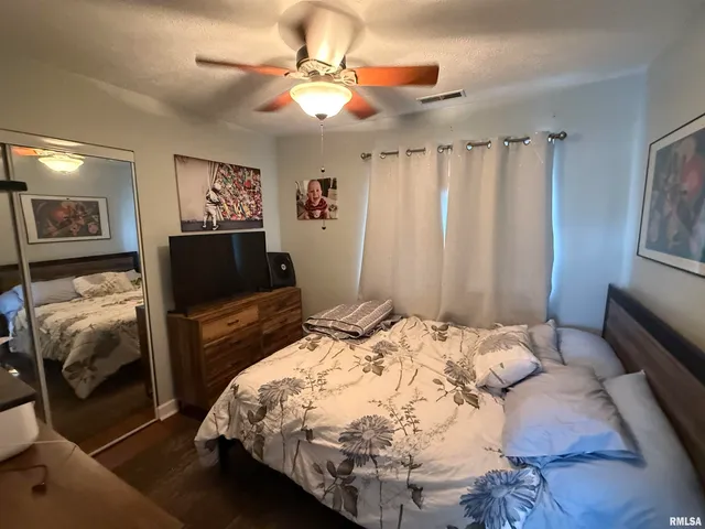 $285,000 | 2301 Arlington Circle, Pekin, IL 61554