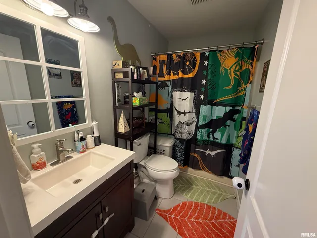 $285,000 | 2301 Arlington Circle, Pekin, IL 61554