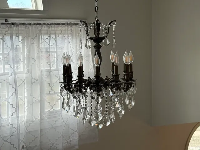 $285,000 | 2301 Arlington Circle, Pekin, IL 61554