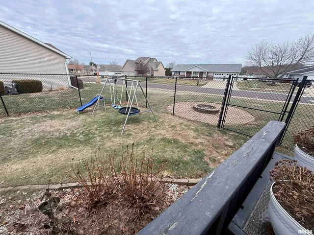 $285,000 | 2301 Arlington Circle, Pekin, IL 61554