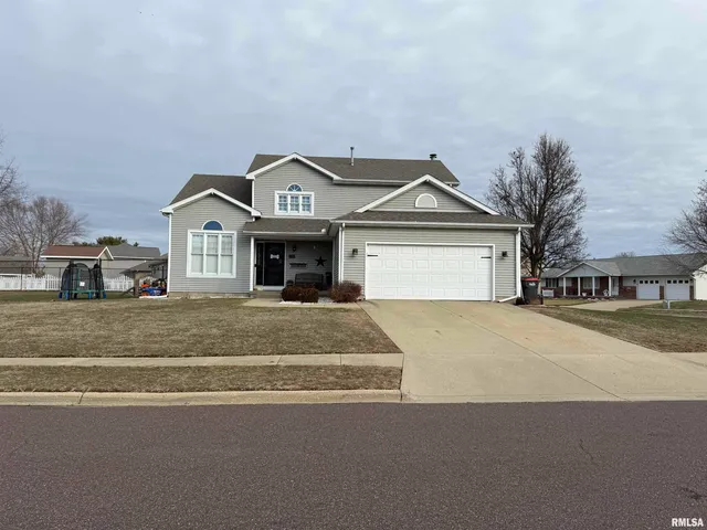 $285,000 | 2301 Arlington Circle, Pekin, IL 61554