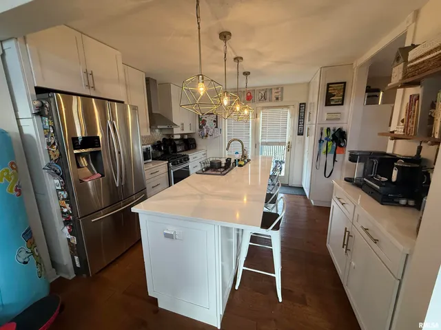 $285,000 | 2301 Arlington Circle, Pekin, IL 61554