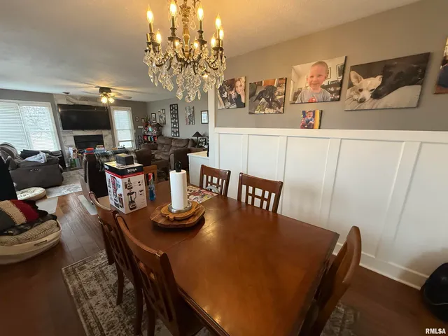 $285,000 | 2301 Arlington Circle, Pekin, IL 61554