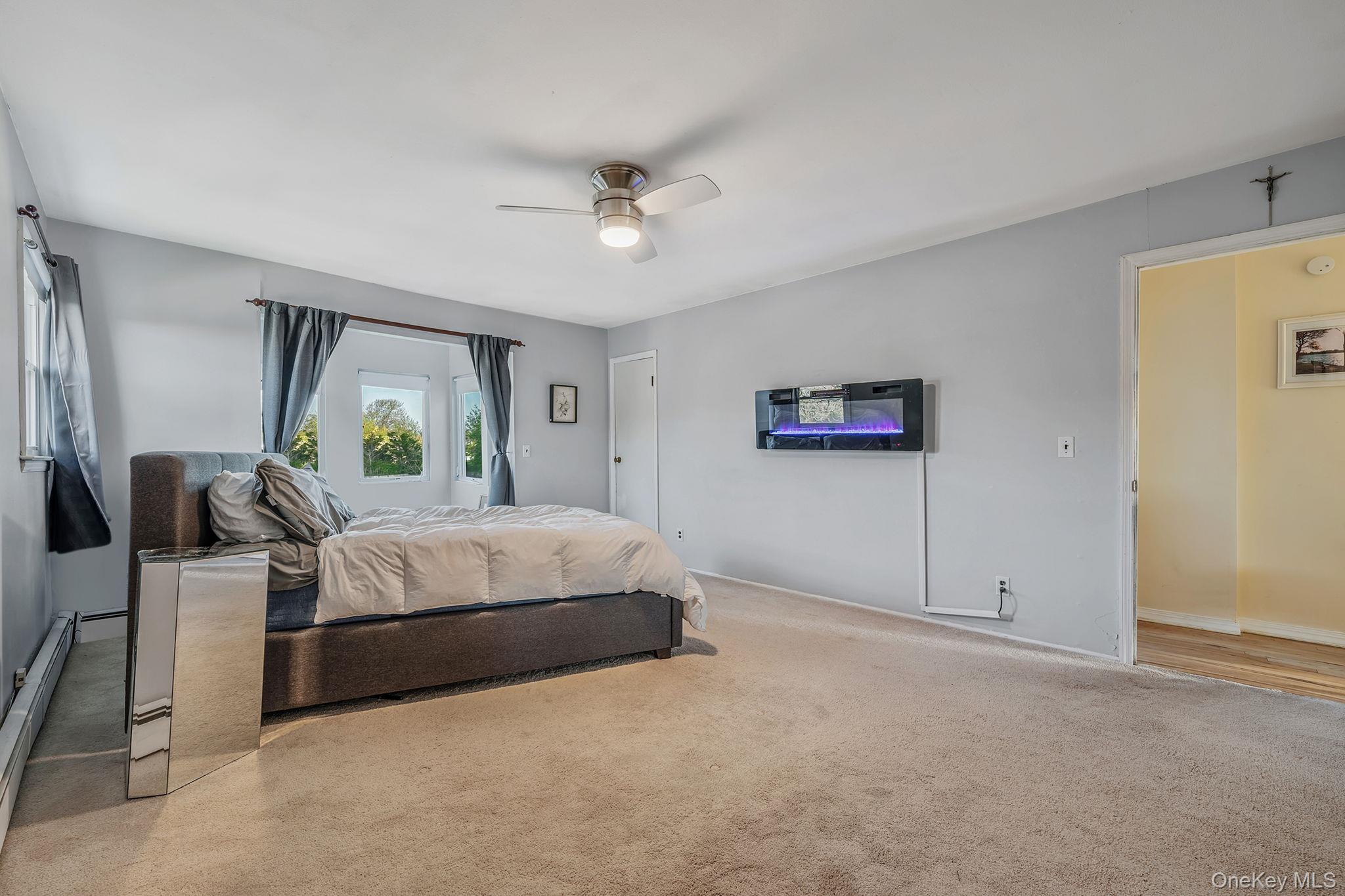 146 Awixa Avenue Bay Shore, NY 11706 - Photo 21 of 40