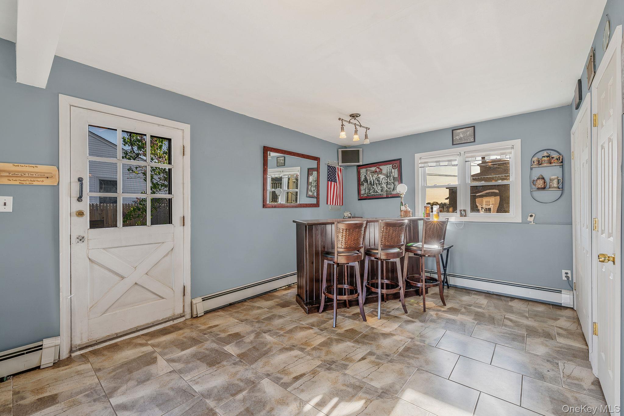 146 Awixa Avenue Bay Shore, NY 11706 - Photo 28 of 40