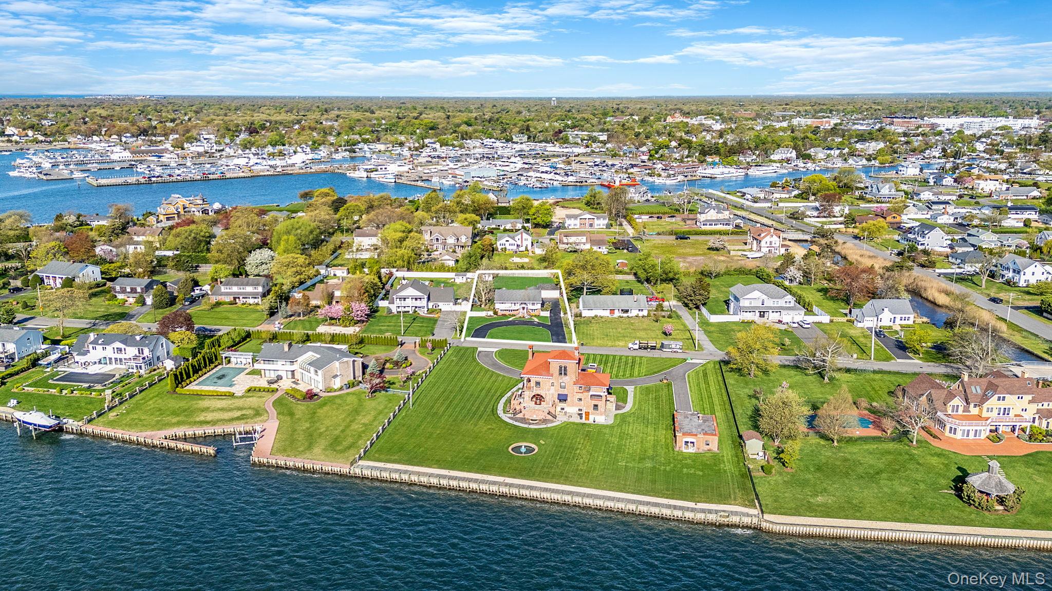 146 Awixa Avenue Bay Shore, NY 11706 - Photo 3 of 40