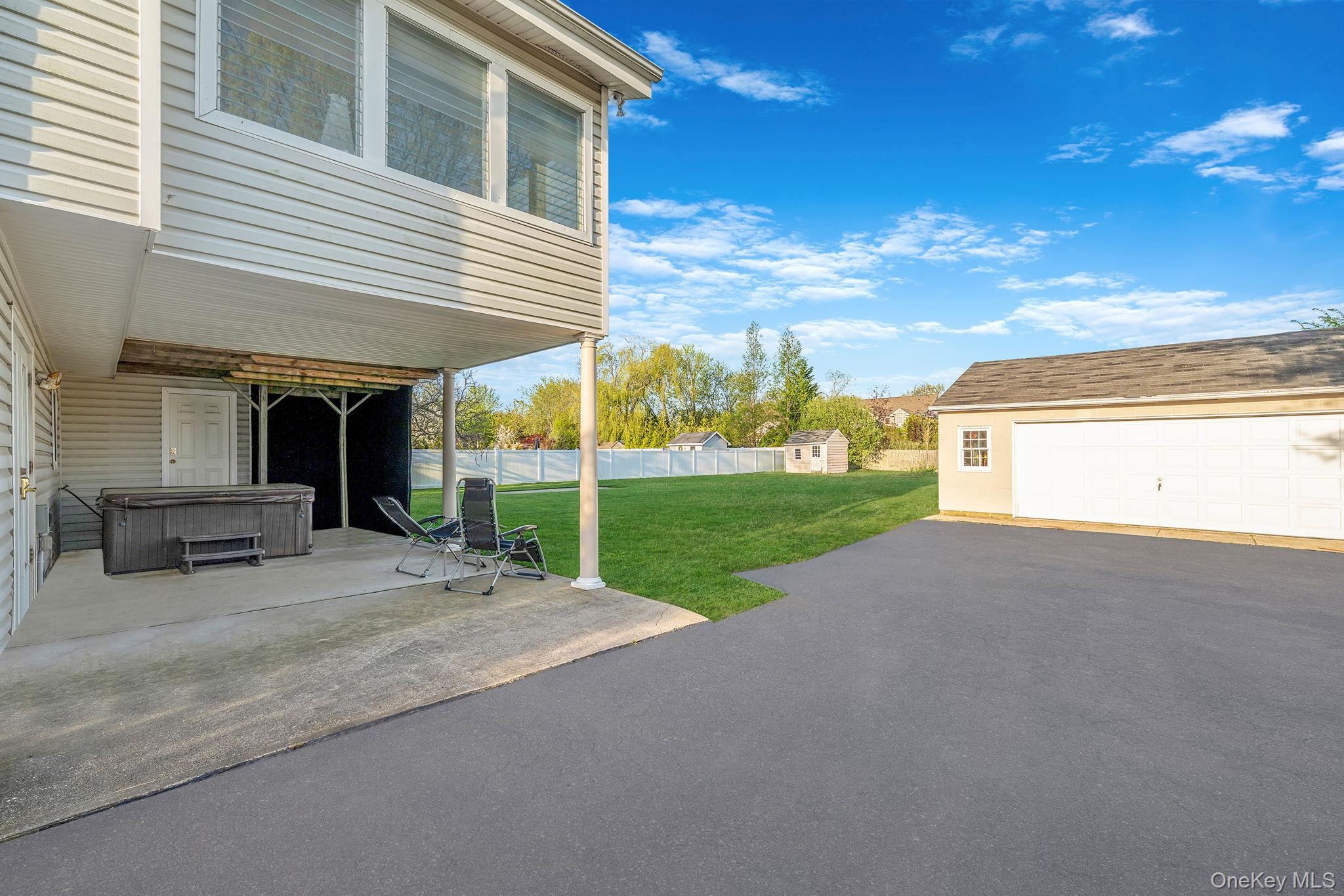 146 Awixa Avenue Bay Shore, NY 11706 - Photo 33 of 40