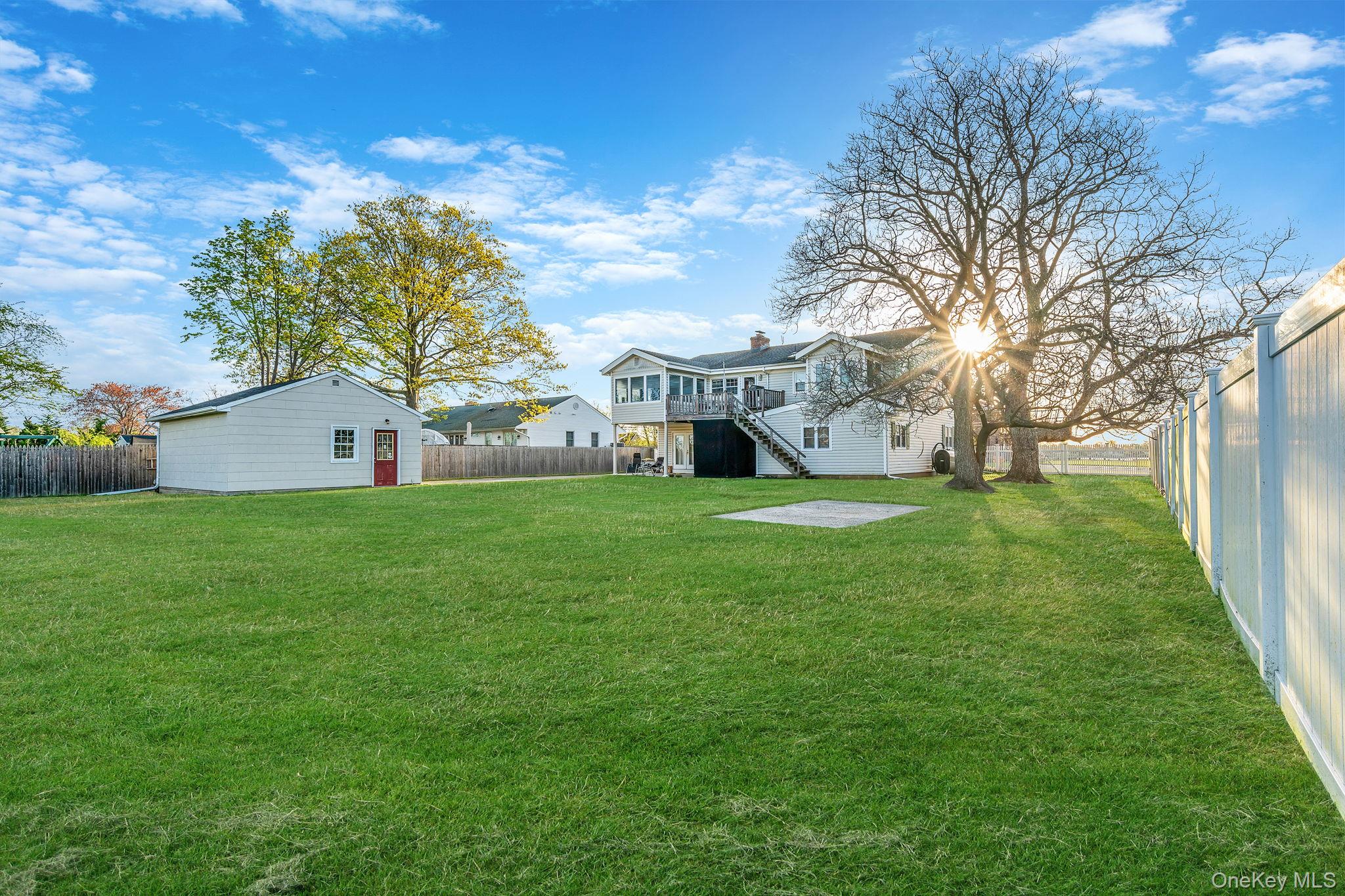 146 Awixa Avenue Bay Shore, NY 11706 - Photo 36 of 40