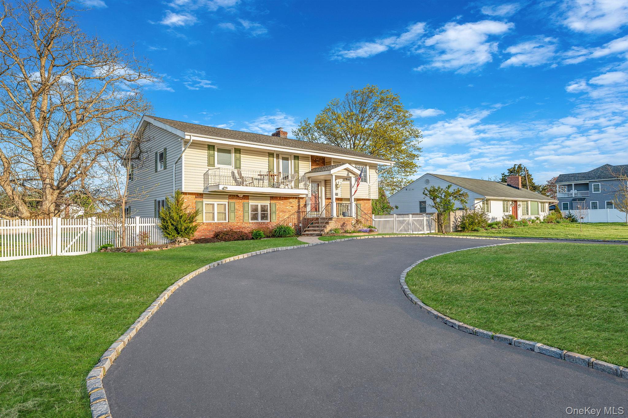 146 Awixa Avenue Bay Shore, NY 11706 - Photo 7 of 40