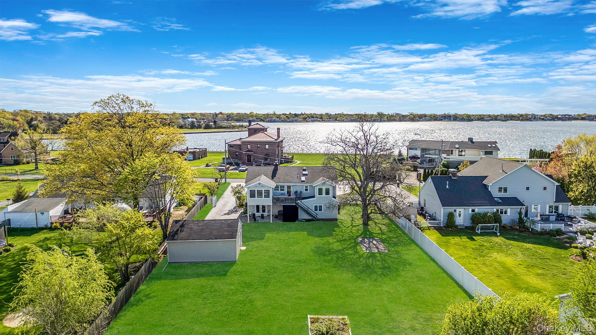 146 Awixa Avenue Bay Shore, NY 11706 - Photo 8 of 40