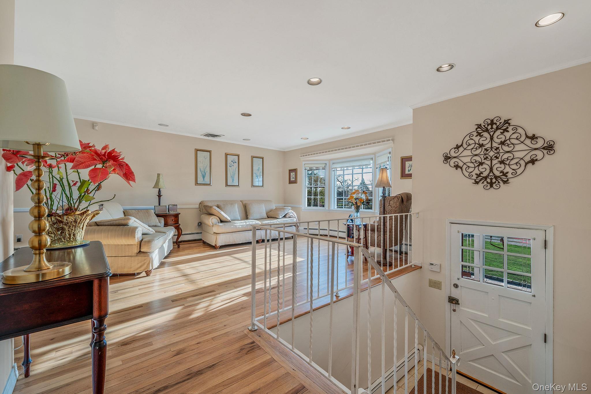 146 Awixa Avenue Bay Shore, NY 11706 - Photo 9 of 40