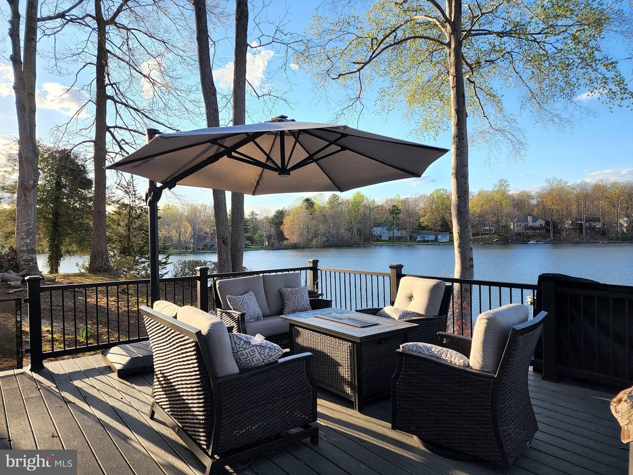 5 Jason Circle Ruther Glen, VA 22546 - Photo 3 of 9 Amazing deck