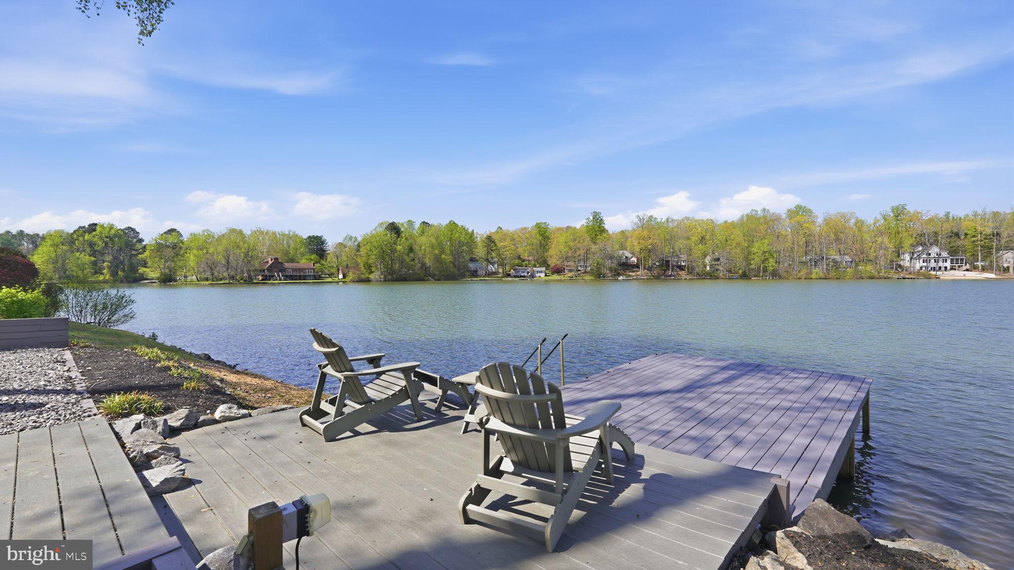 5 Jason Circle Ruther Glen, VA 22546 - Photo 5 of 40 Trexx dock & stairs