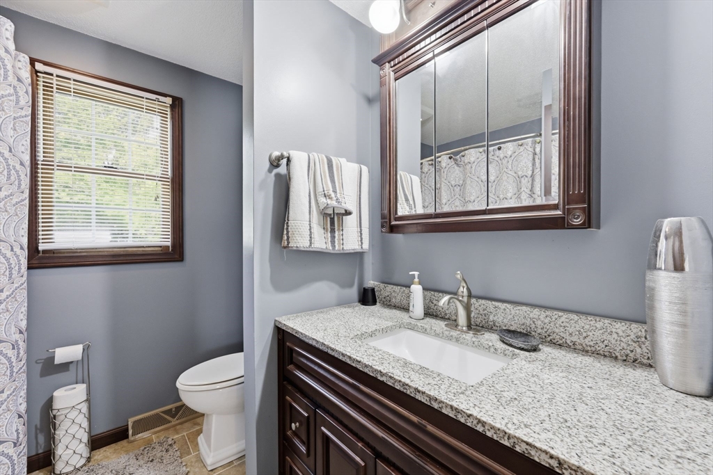 164 Arnold Avenue Springfield, MA 01119 - Photo 20 of 42