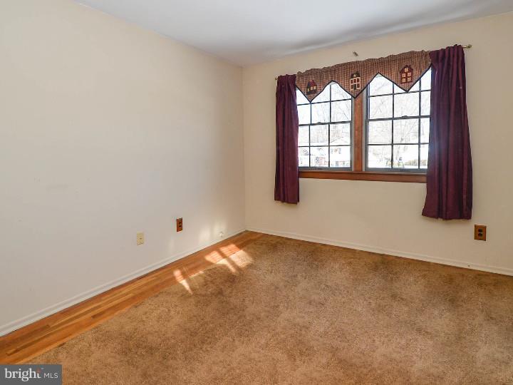 92 Iris Road Warminster, PA 18974 - Photo 13 of 19 Bedroom 2