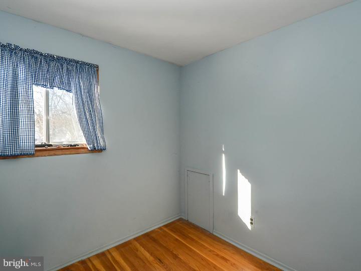 92 Iris Road Warminster, PA 18974 - Photo 15 of 19 Bedroom 4