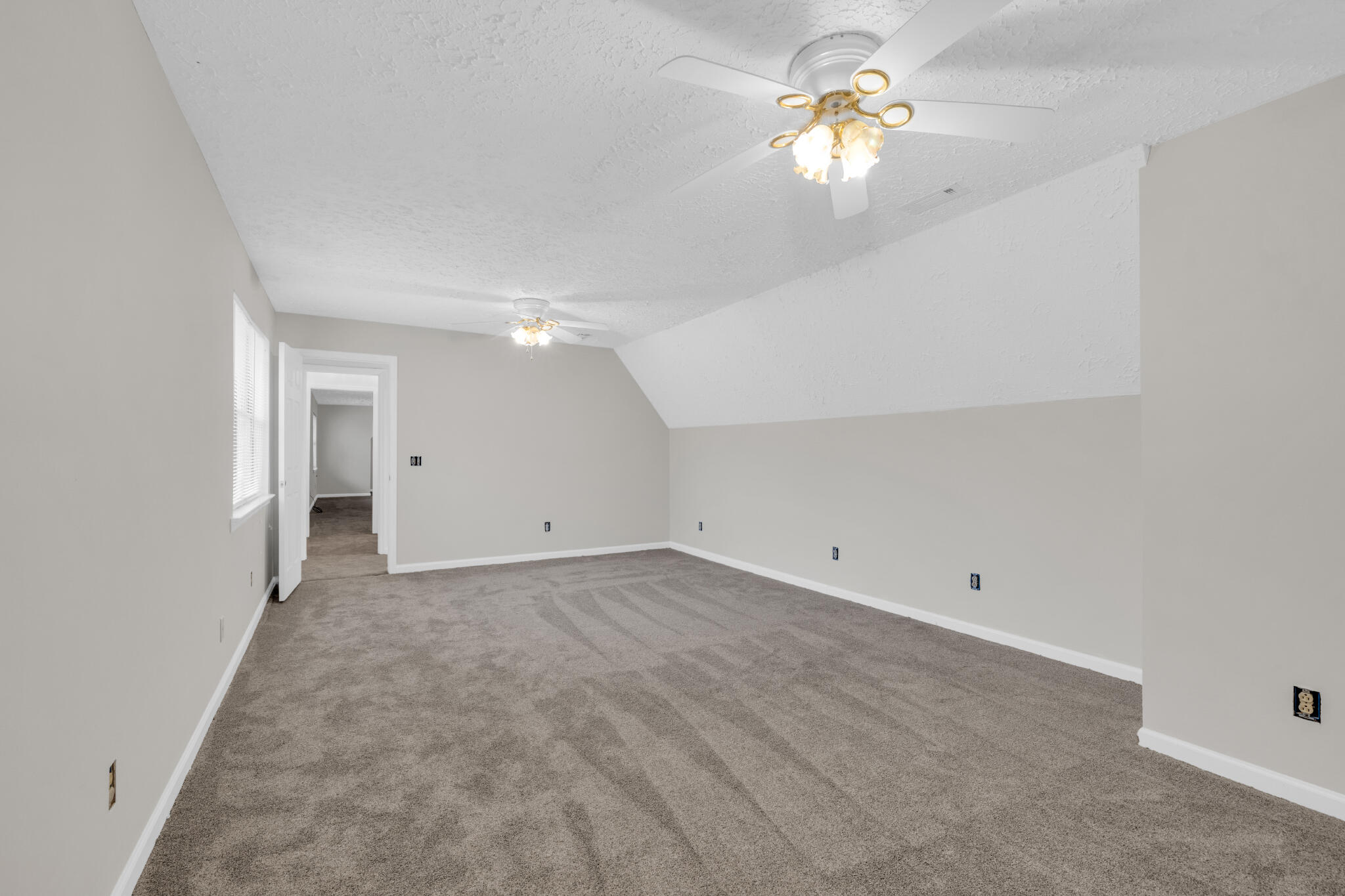 8717 Winterberry Road Chattanooga, TN 37421 - Photo 16 of 30 RC right back bedroom