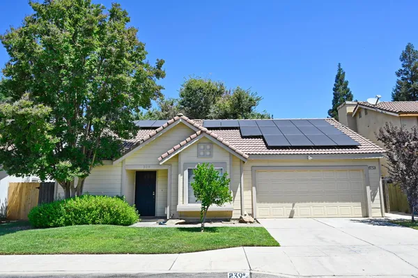 $439,950 | 239 West Fallbrook Avenue, Clovis, CA 93611