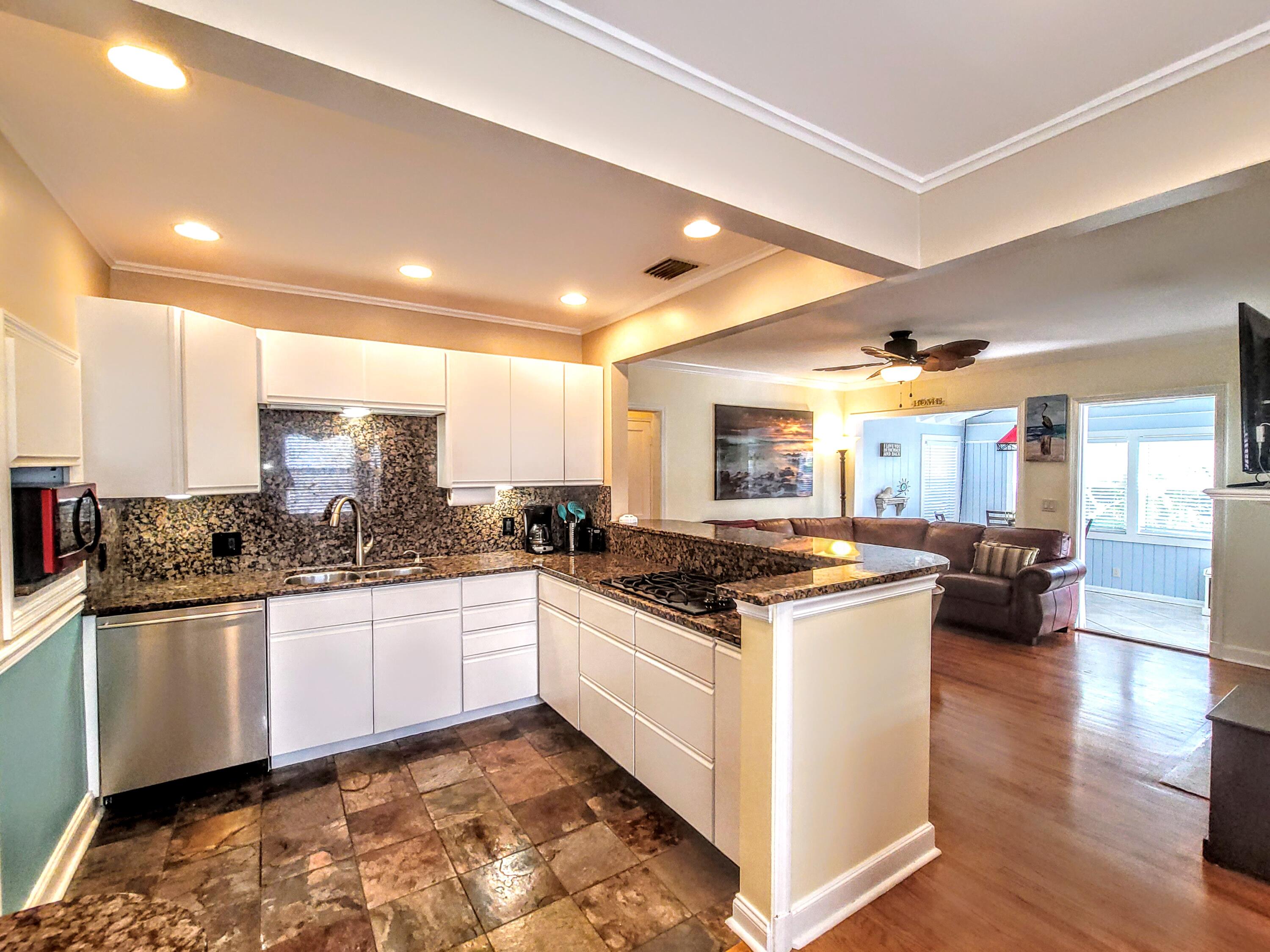 421 Pilgrim Road West Palm Beach, FL 33405 - Photo 16 of 23 20220420_163740