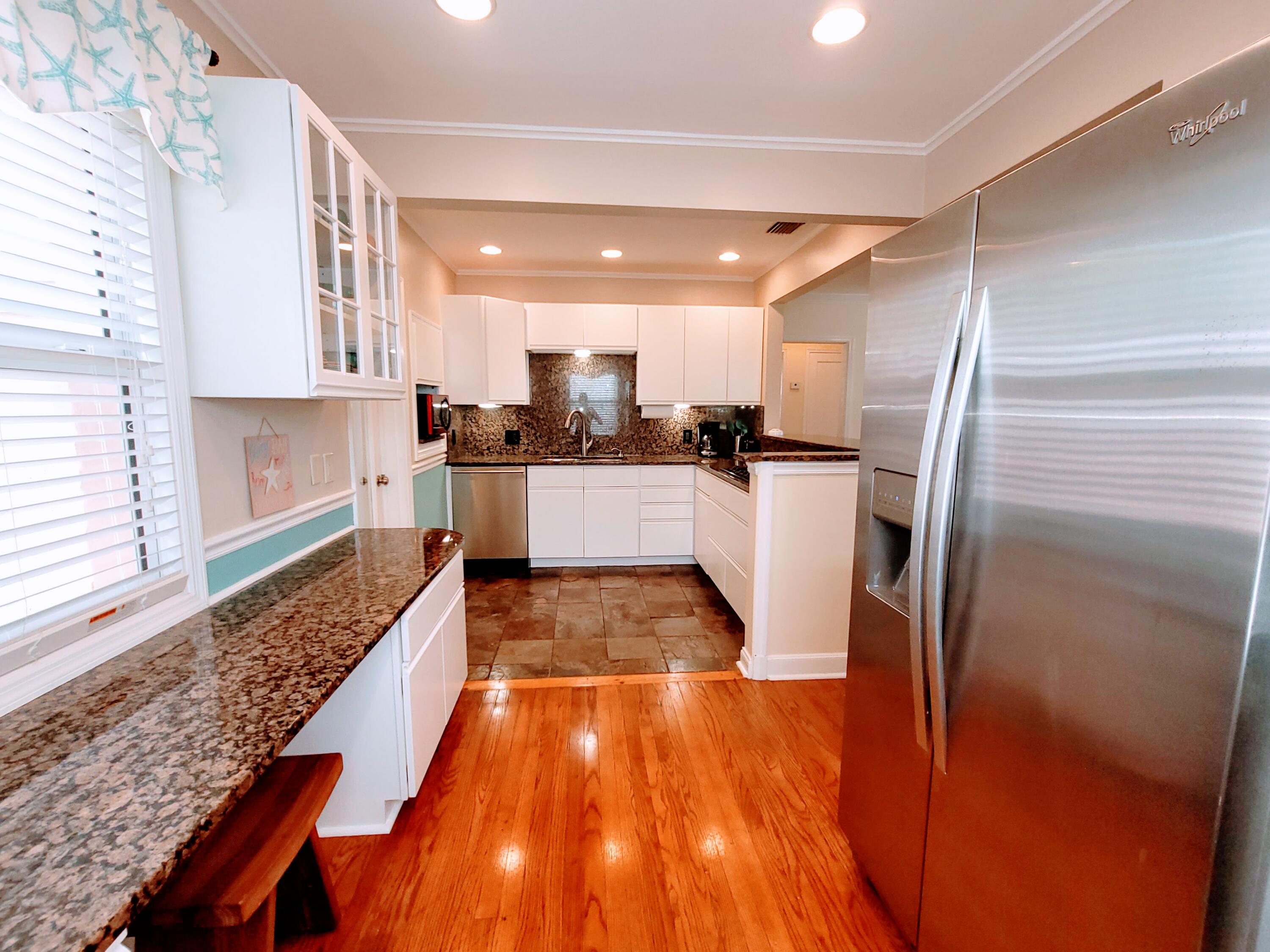 421 Pilgrim Road West Palm Beach, FL 33405 - Photo 17 of 23 20220420_163748