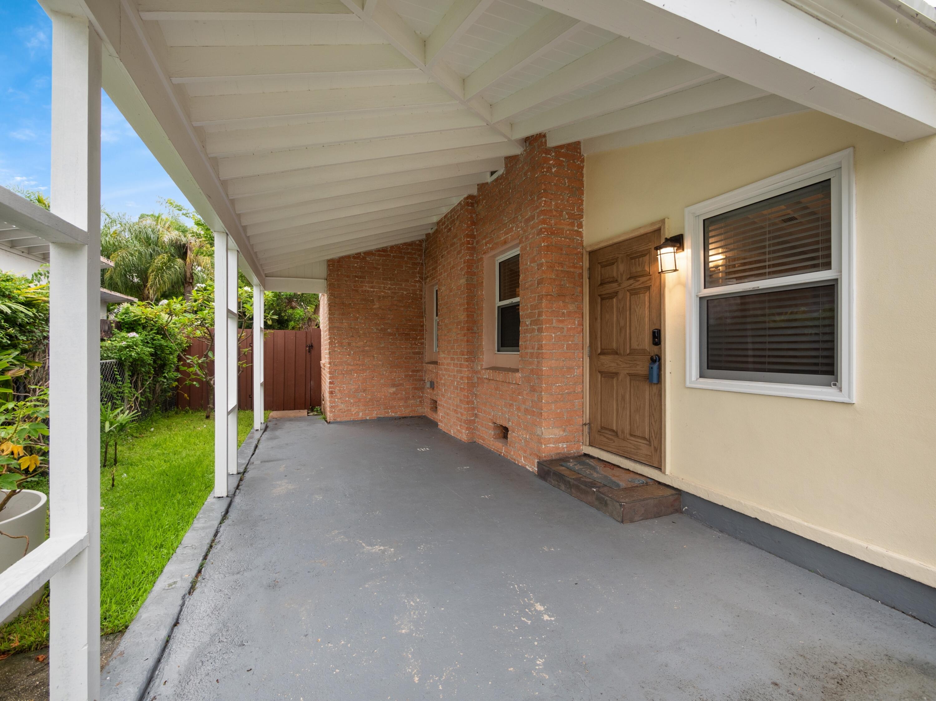 421 Pilgrim Road West Palm Beach, FL 33405 - Photo 23 of 23 012