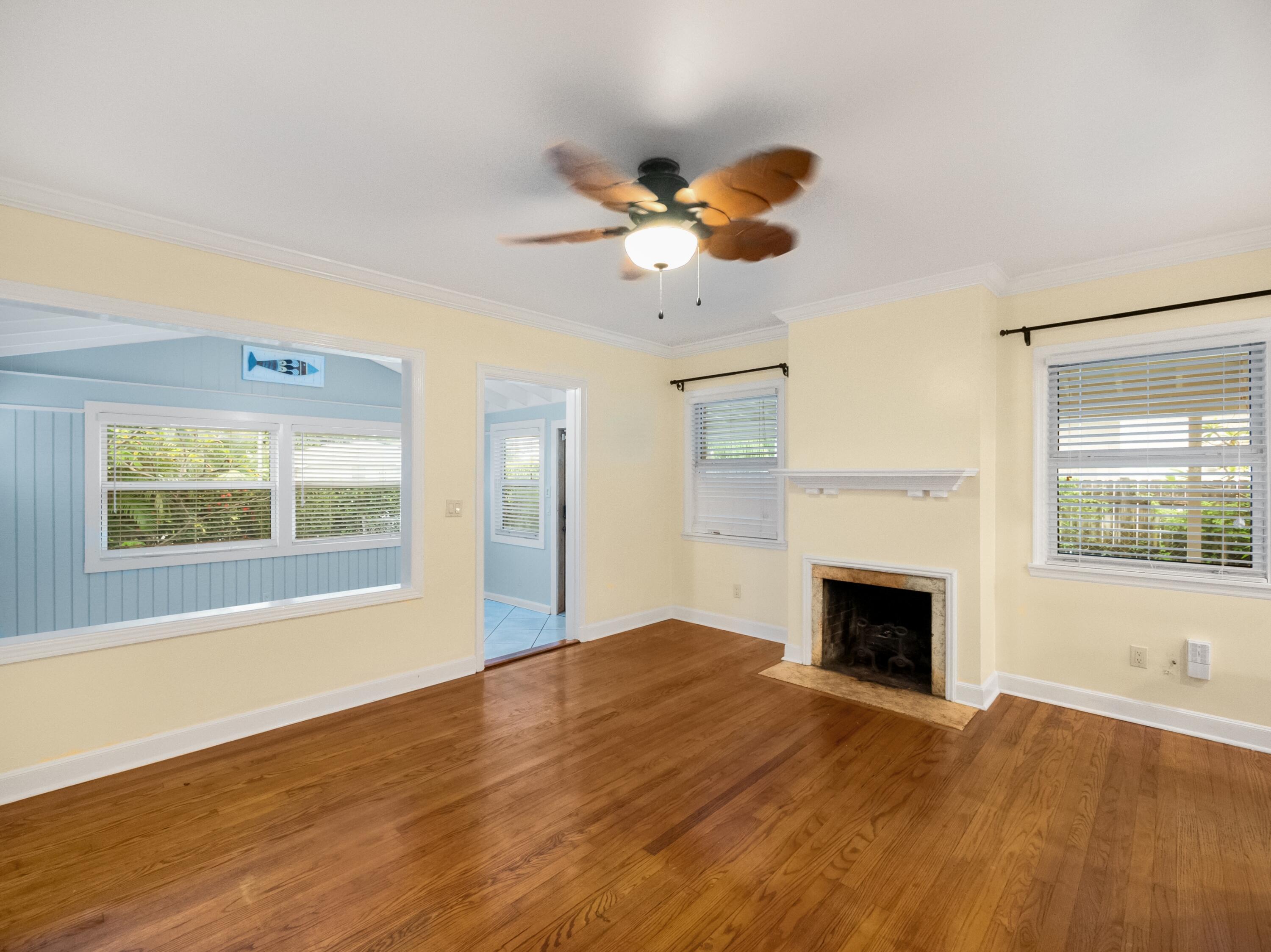 421 Pilgrim Road West Palm Beach, FL 33405 - Photo 4 of 23 006