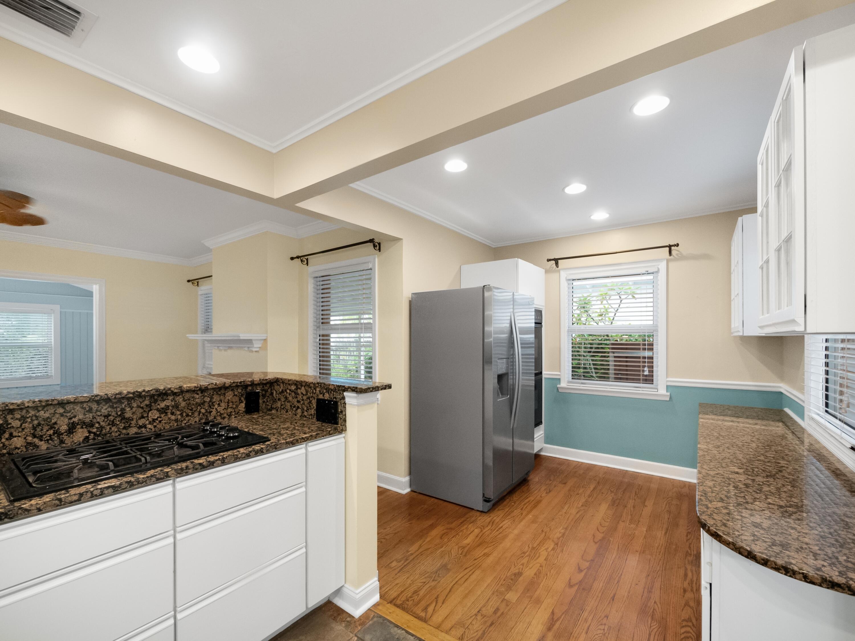 421 Pilgrim Road West Palm Beach, FL 33405 - Photo 7 of 23 003