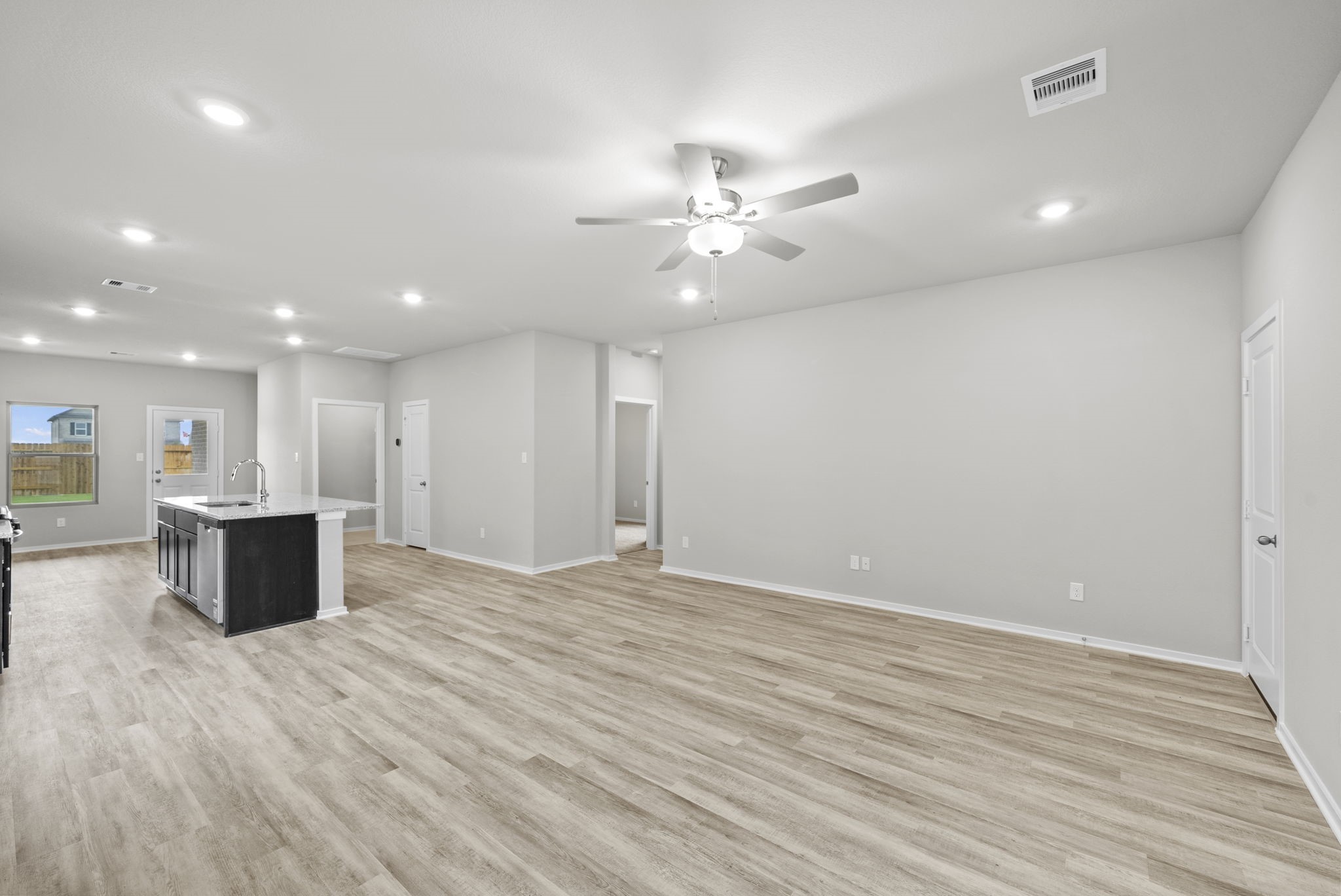 13318 Prado Rdg Lane Rosharon, TX 77583 - Photo 9 of 28 Gallery Image 9