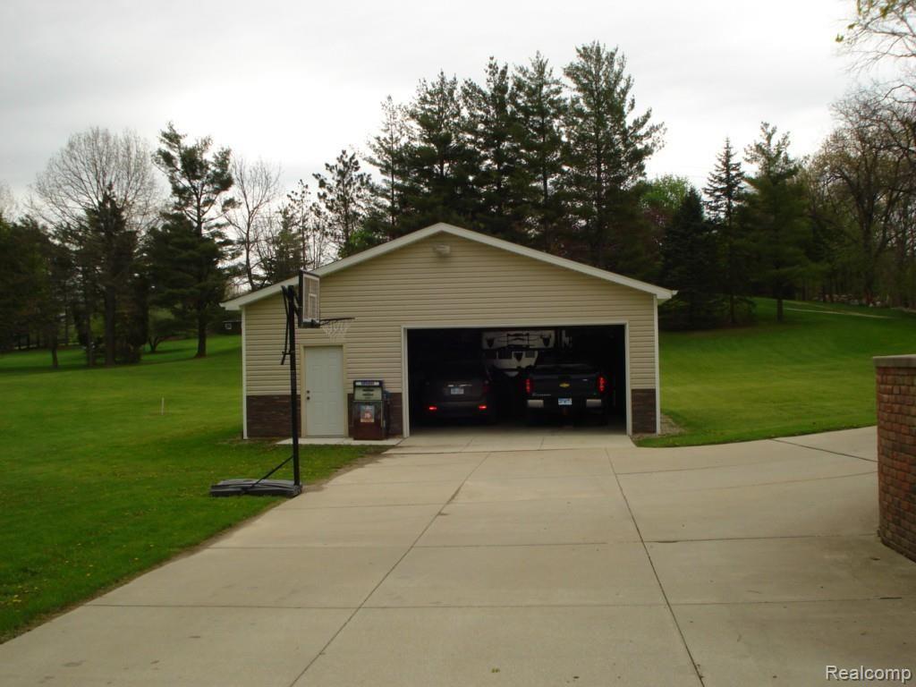 5474 Whipple Lake Road Clarkston, MI 48348 - Photo 38 of 47 Garage/Pole Barn