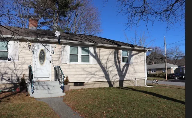 $2,300 | 2 Genetti Circle, Unit 2, Bedford, MA 01730