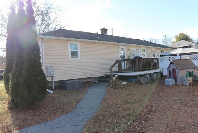 $2,300 | 2 Genetti Circle, Unit 2, Bedford, MA 01730