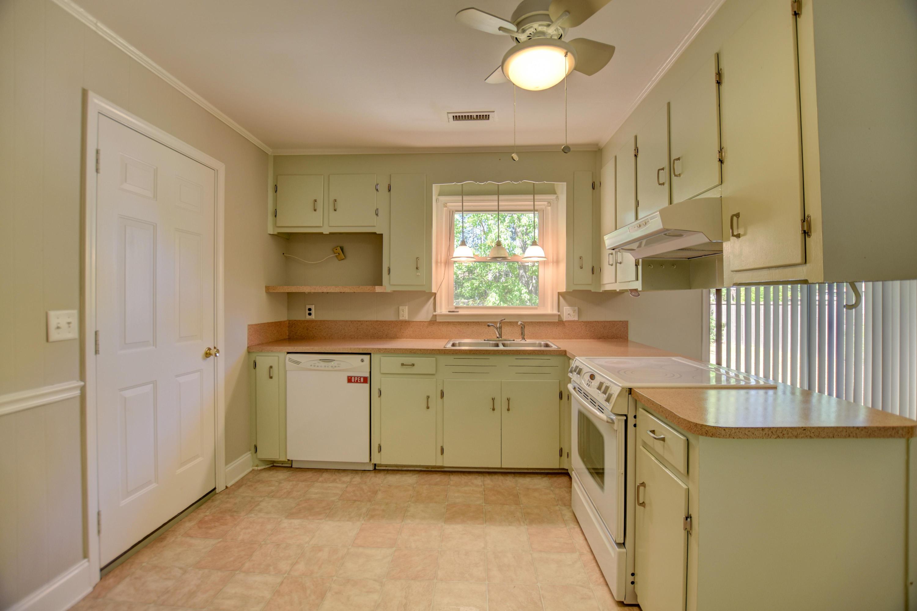 233 Sandy Drive Moncks Corner, SC 29461 - Photo 5 of 22 16