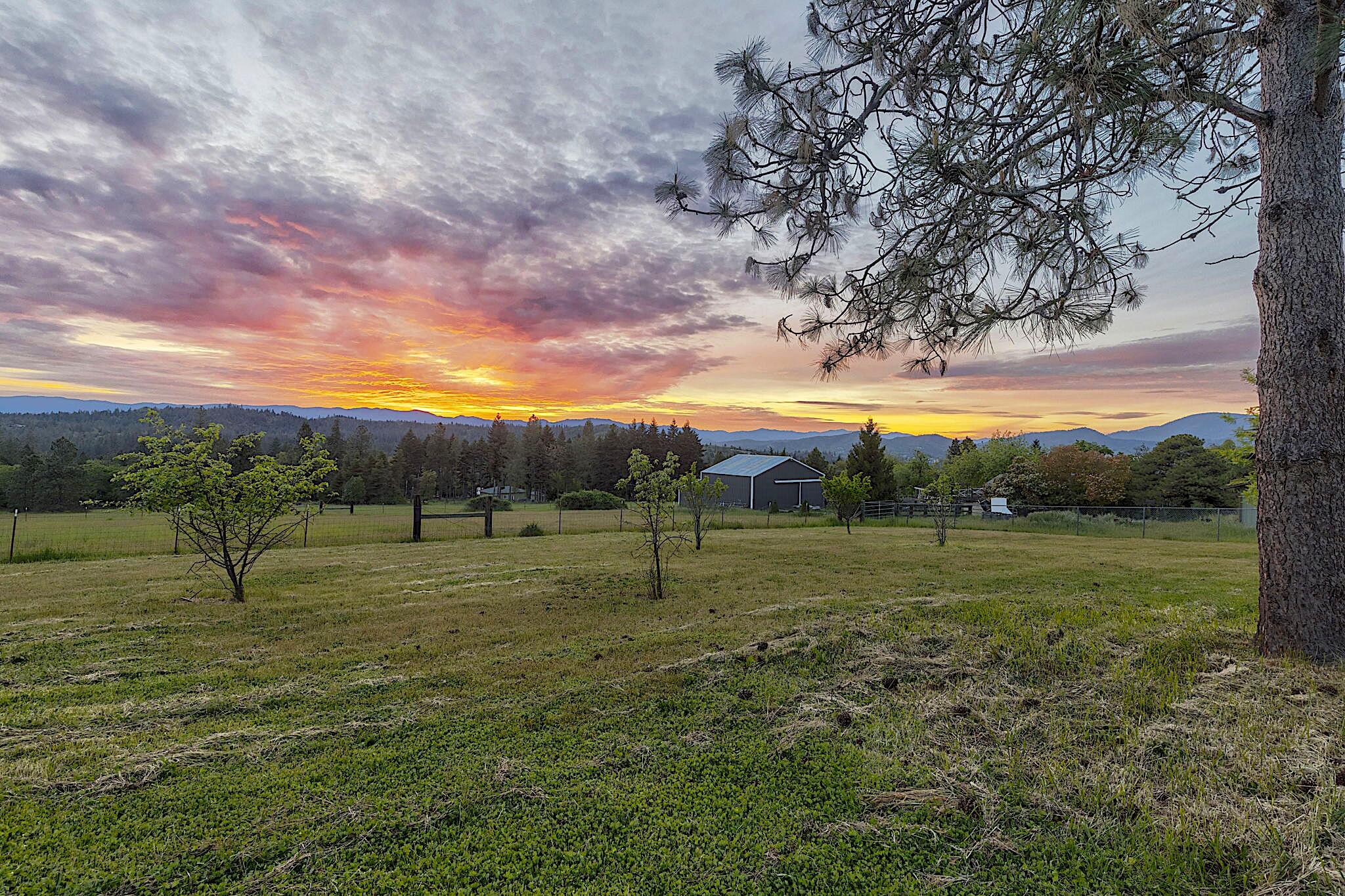 587 Summit Loop Grants Pass, OR 97527 - Photo 2 of 59 52-web-or-mls-587-summit-loop