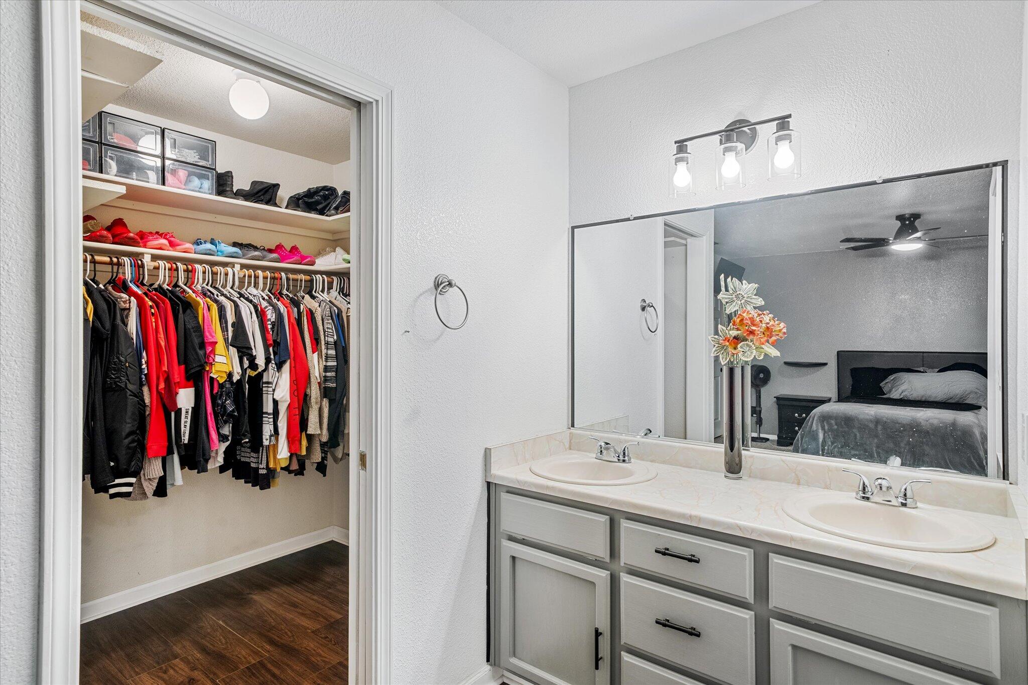 5808 Constitution Way Redding, CA 96003 - Photo 16 of 42 16-BiggerFlow Real Estate Media-16