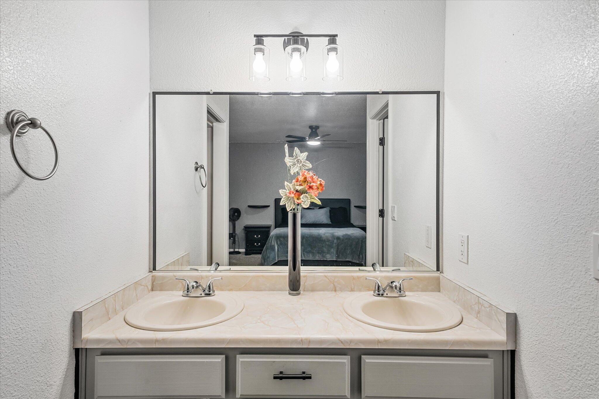 5808 Constitution Way Redding, CA 96003 - Photo 17 of 42 17-BiggerFlow Real Estate Media-17