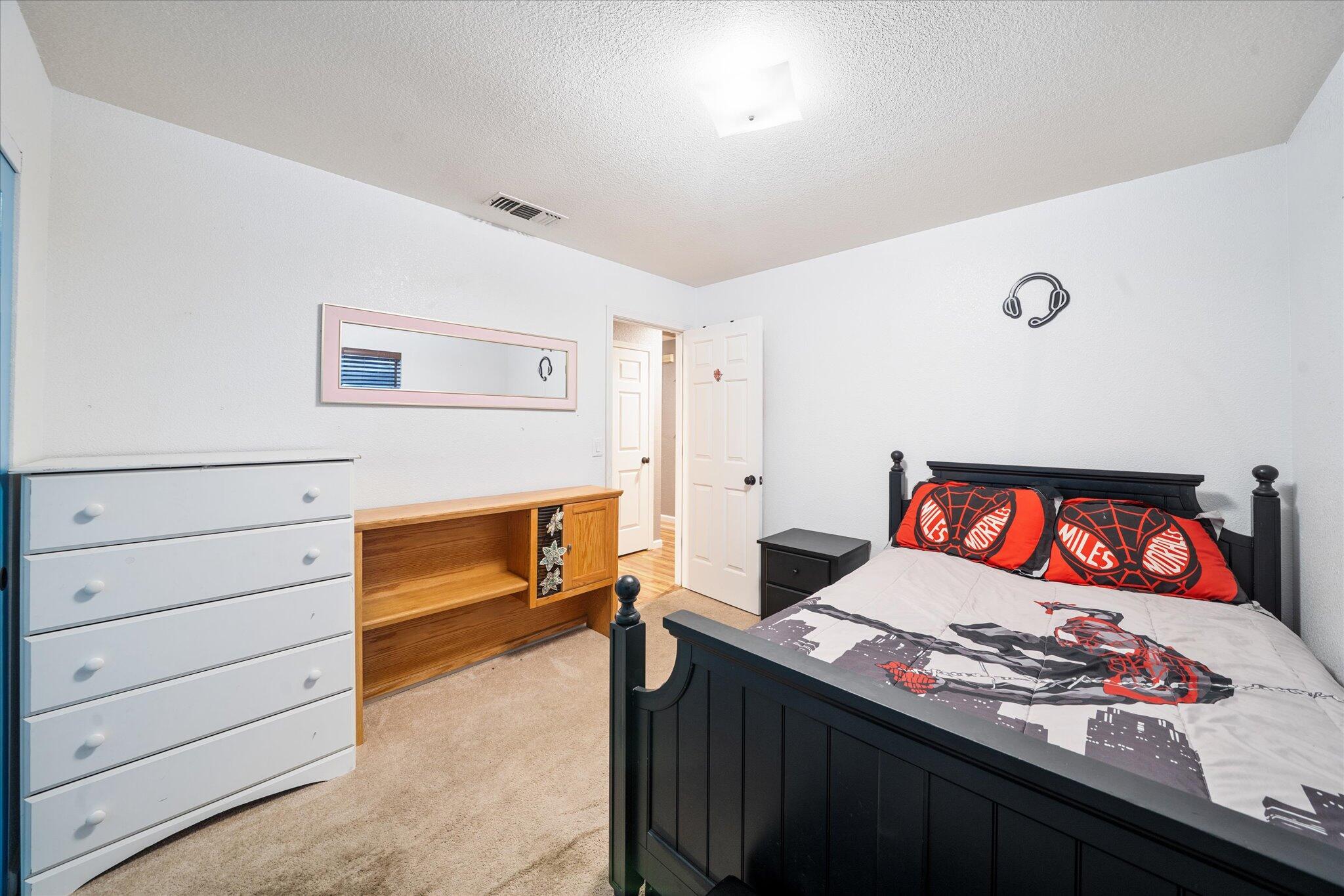 5808 Constitution Way Redding, CA 96003 - Photo 26 of 42 23-BiggerFlow Real Estate Media-23