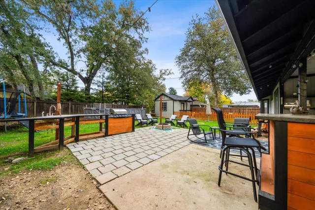 $445,000 | 5808 Constitution Way, Redding, CA 96003