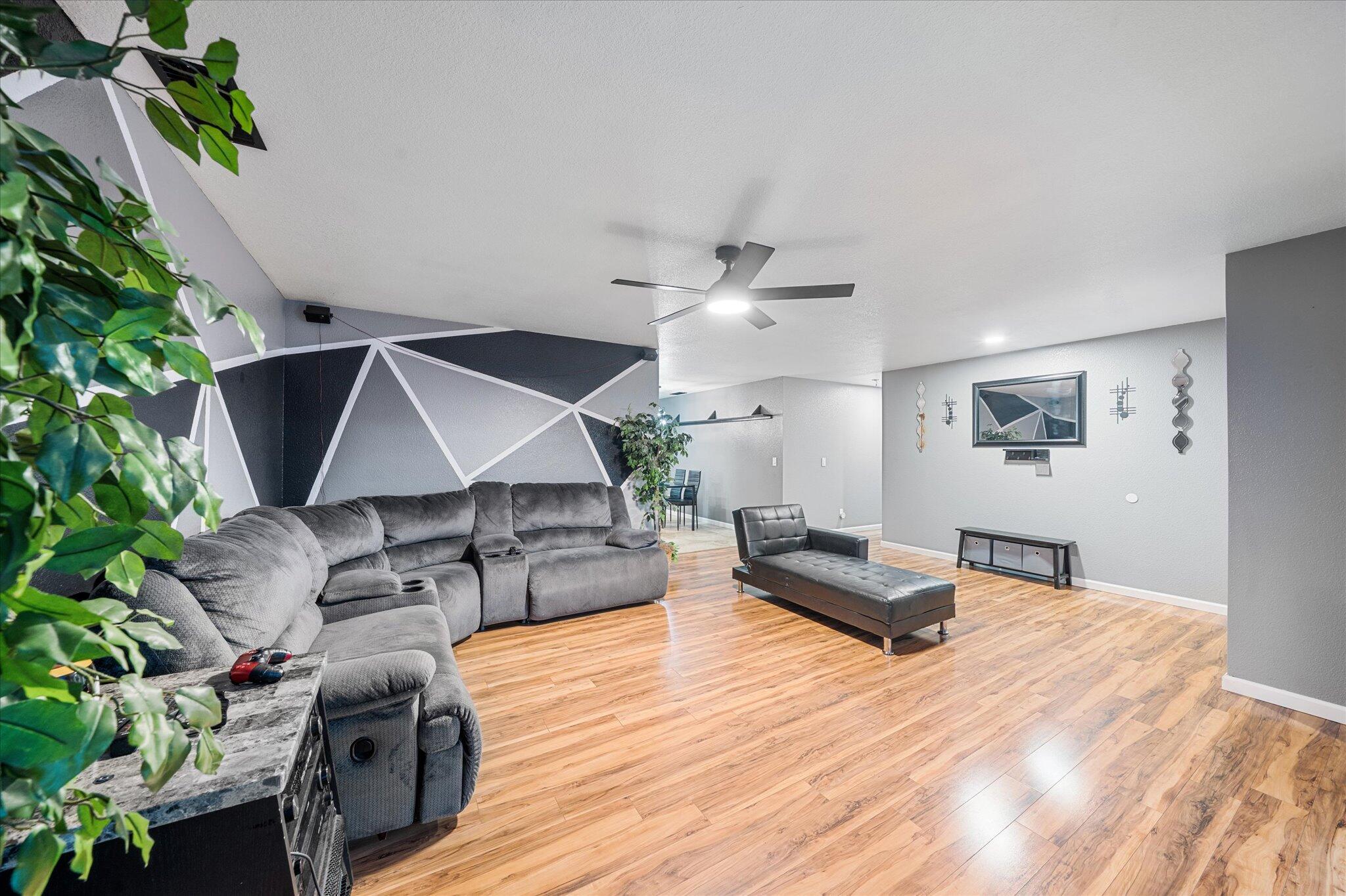 5808 Constitution Way Redding, CA 96003 - Photo 7 of 42 05-BiggerFlow Real Estate Media-6