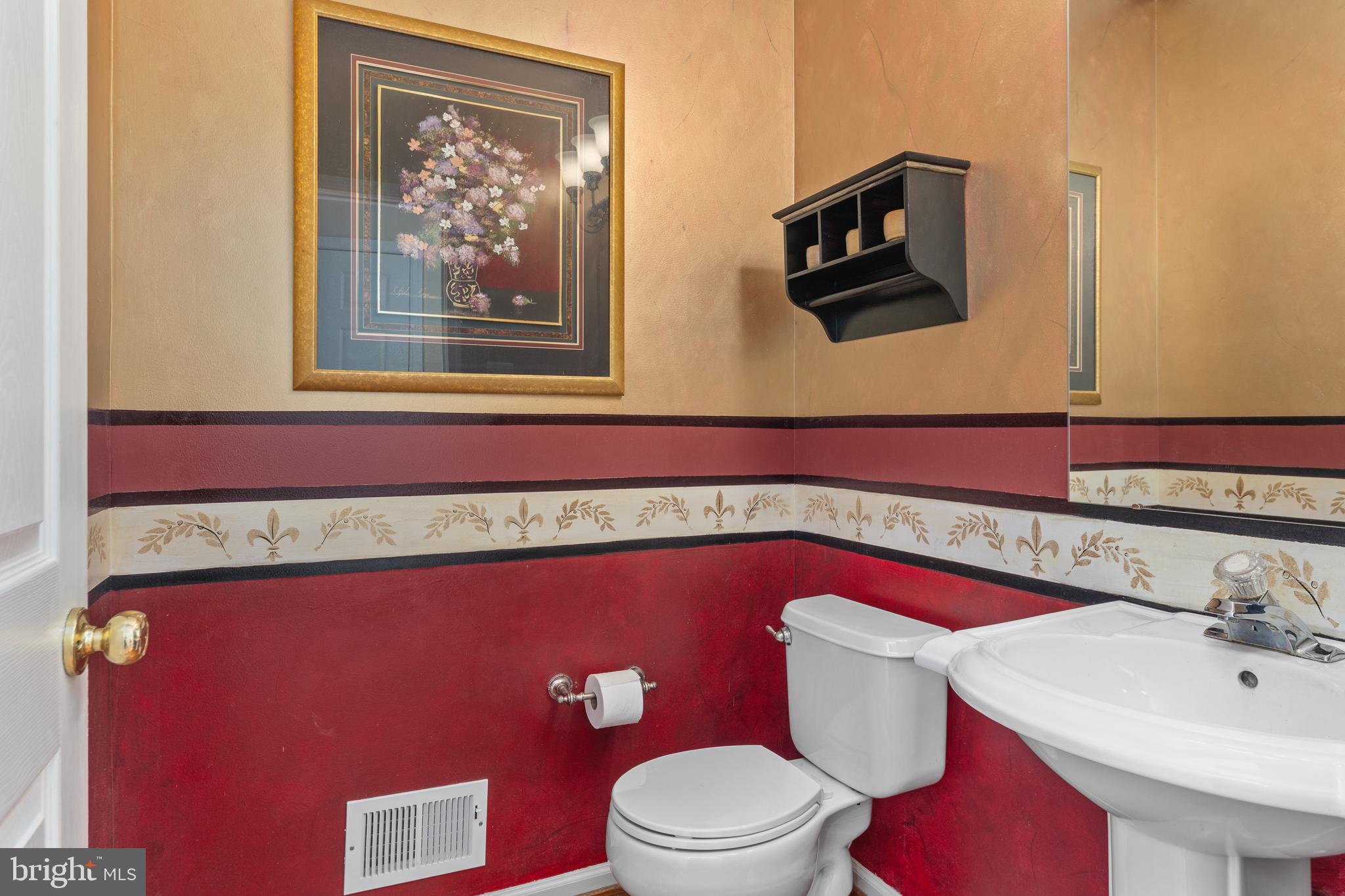 624 Westbourne Road Harleysville, PA 19438 - Photo 14 of 48 Powder Room