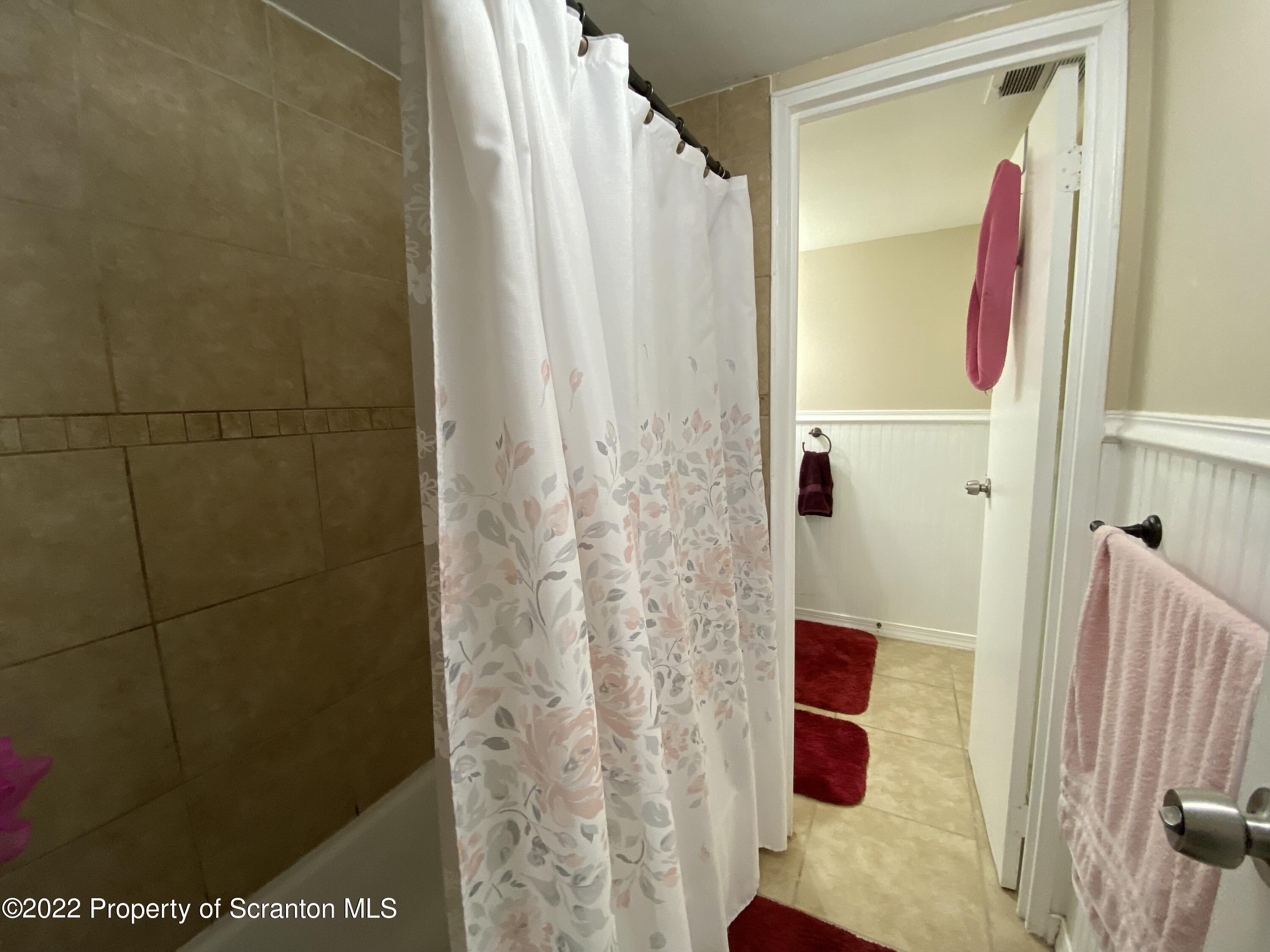 1507 Summit Pointe Scranton, PA 18508 - Photo 19 of 34