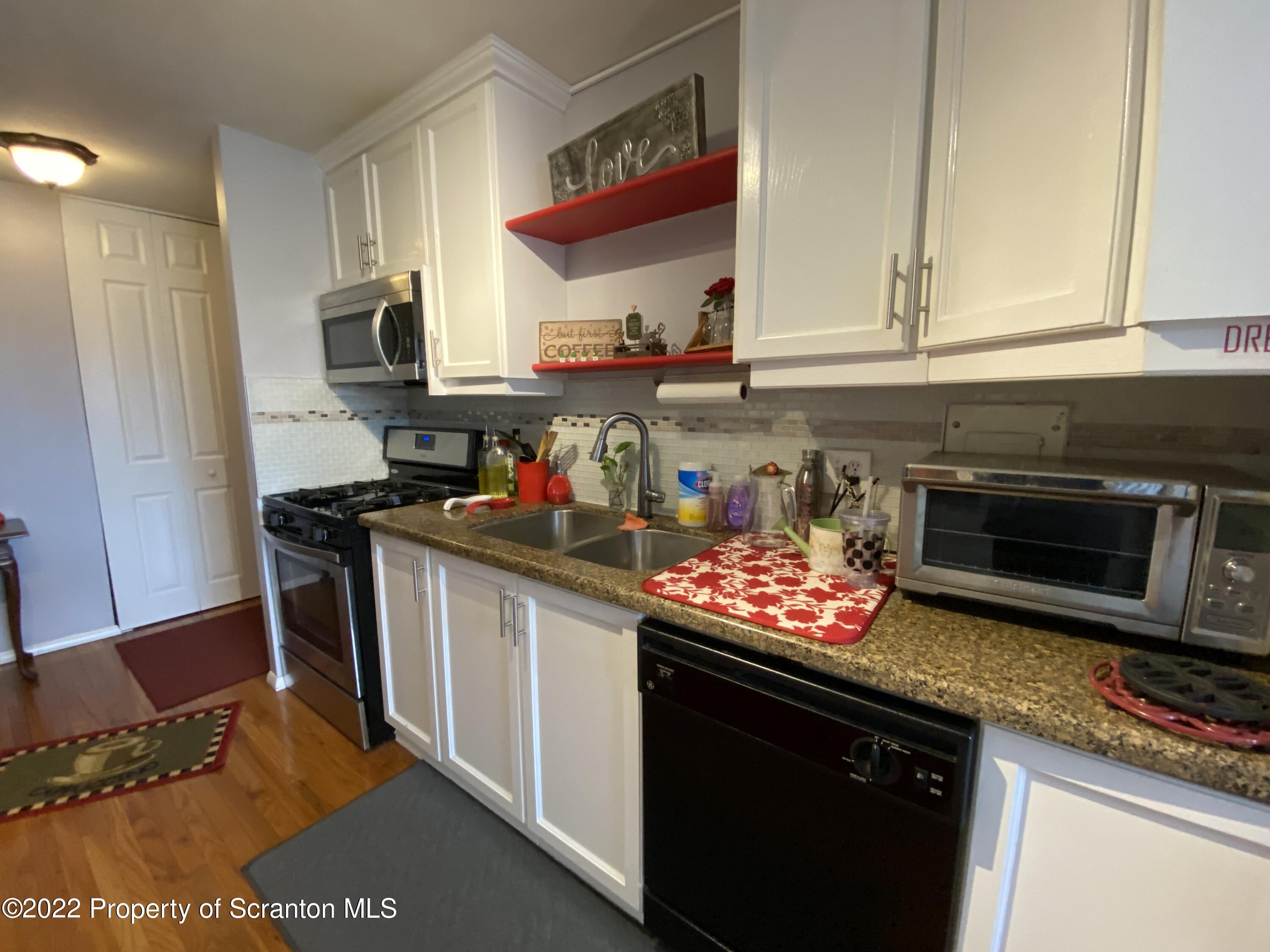1507 Summit Pointe Scranton, PA 18508 - Photo 31 of 34