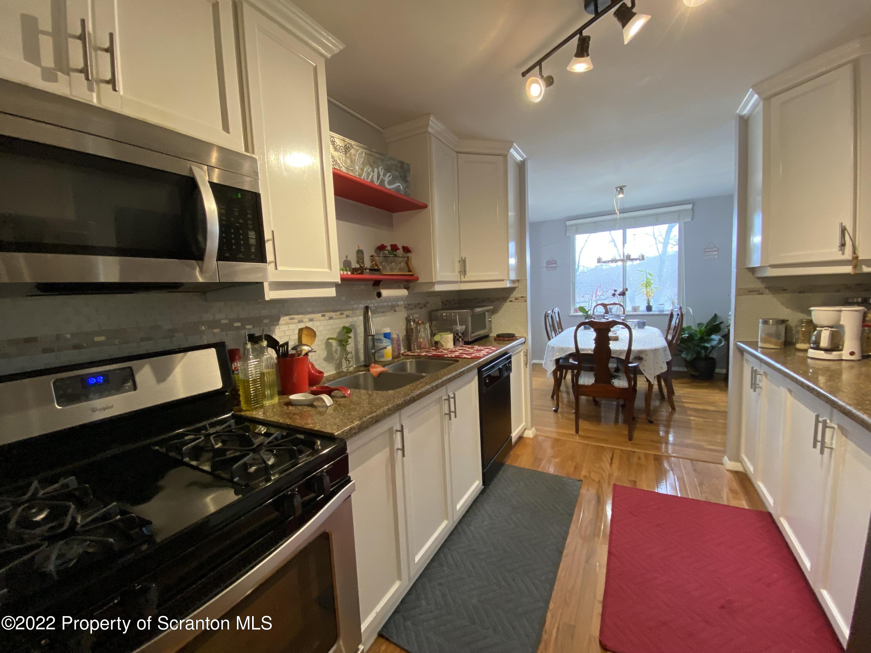 1507 Summit Pointe Scranton, PA 18508 - Photo 6 of 34