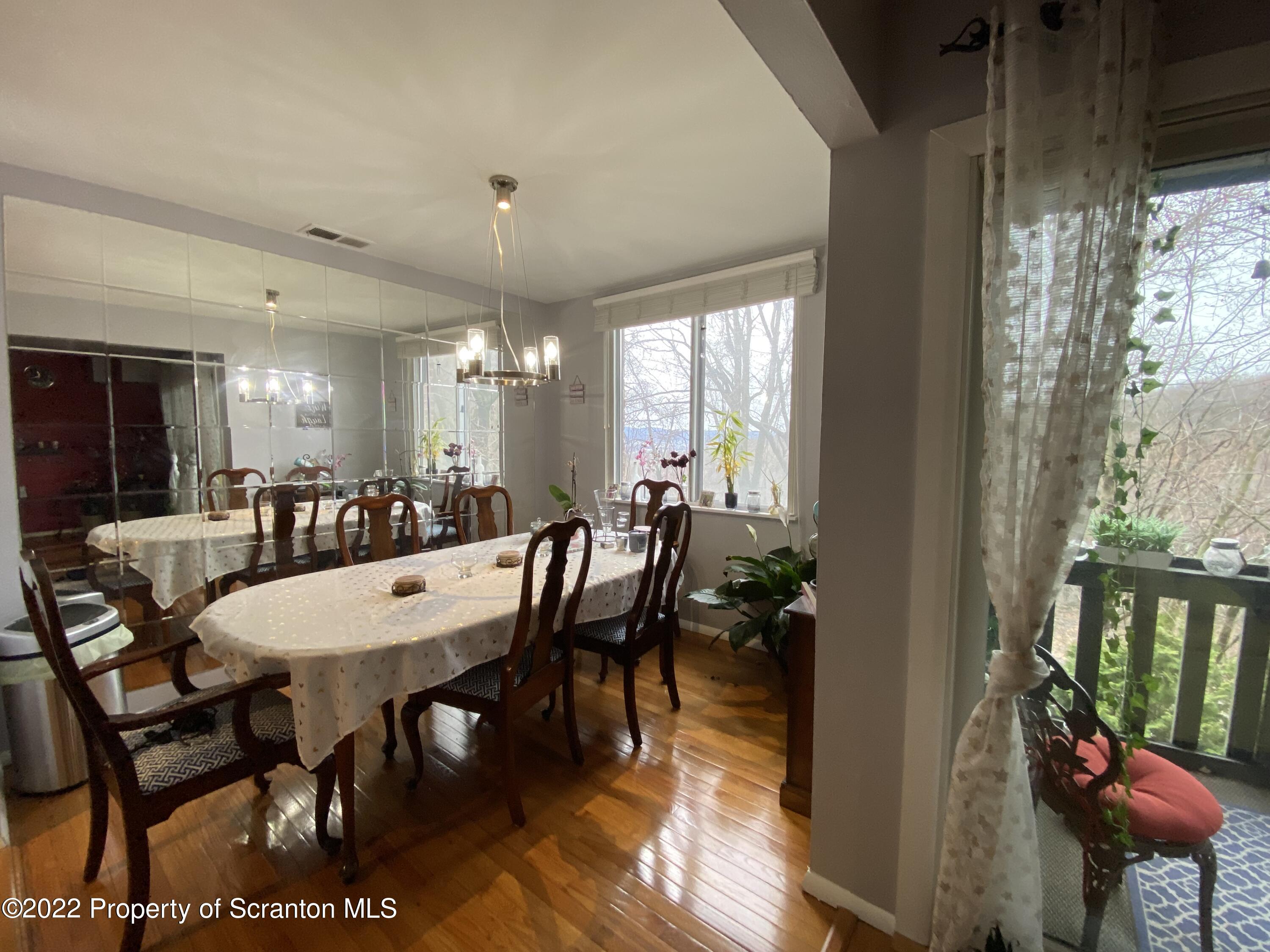 1507 Summit Pointe Scranton, PA 18508 - Photo 9 of 34
