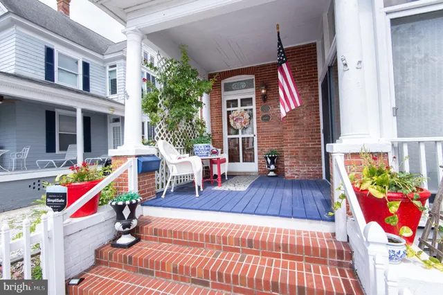a view of outdoor space yard deck patio and deck
